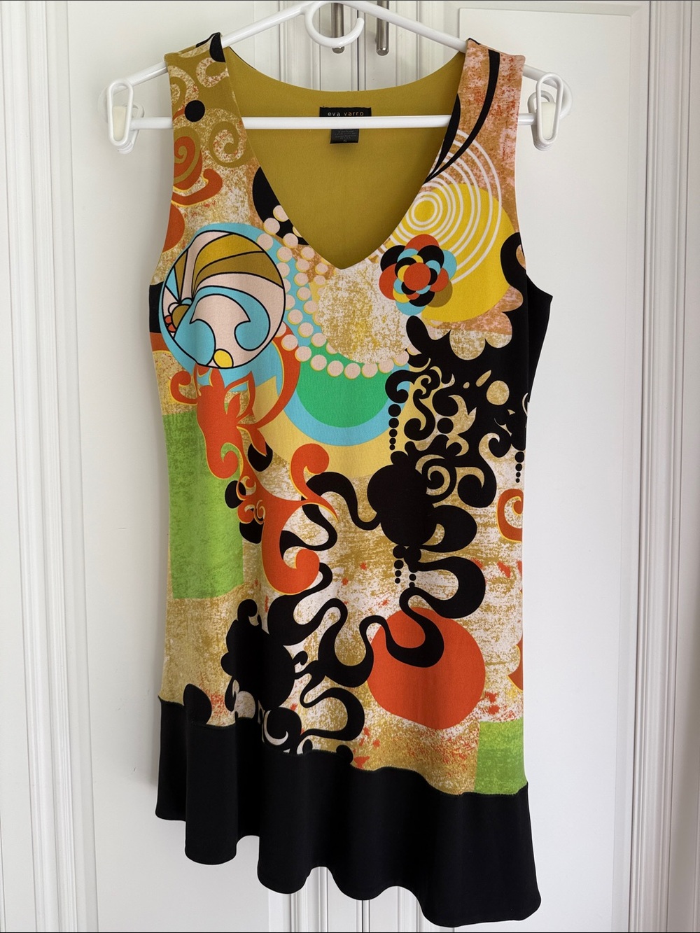 eva varro Multicolor Graphic V-Neck Tank Top